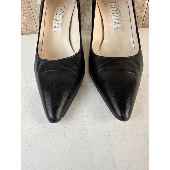 Barneys New York Womens Shoe Size 37 6.5 US‎ Black Pointed Toe Leather Pumps - Picture 4 of 9
